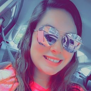 Meet your Posher, Katelyn